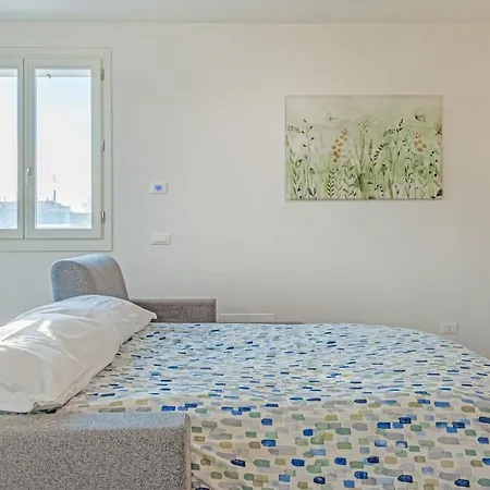 公寓 Bellaria Palace - In The Hearth Of Motor Valley By Movebnb *