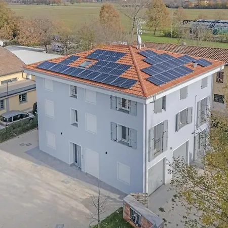 Apartmán Bellaria Palace - In The Hearth Of Motor Valley *