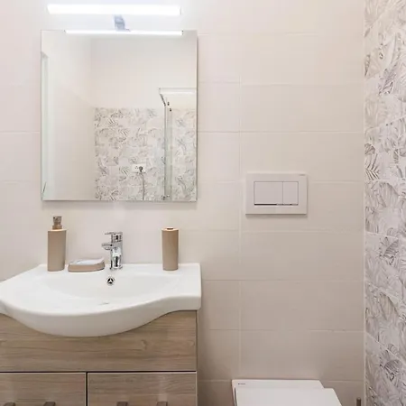 Bellaria Palace - In The Hearth Of Motor Valley Apartmán