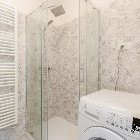 Bellaria Palace - In The Hearth Of Motor Valley By Movebnb * Módena