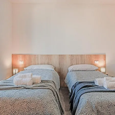 Bellaria Palace - In The Hearth Of Motor Valley By Movebnb *