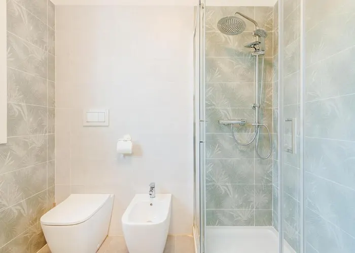 Bellaria Palace - In The Hearth Of Motor Valley By Movebnb