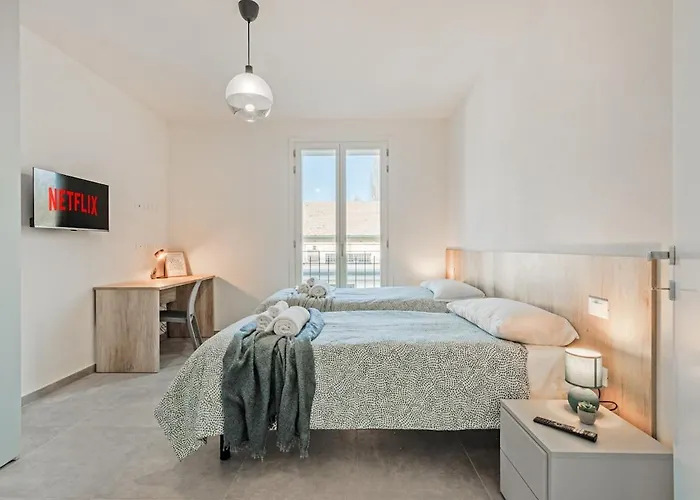 Bellaria Palace - In The Hearth Of Motor Valley By Movebnb *