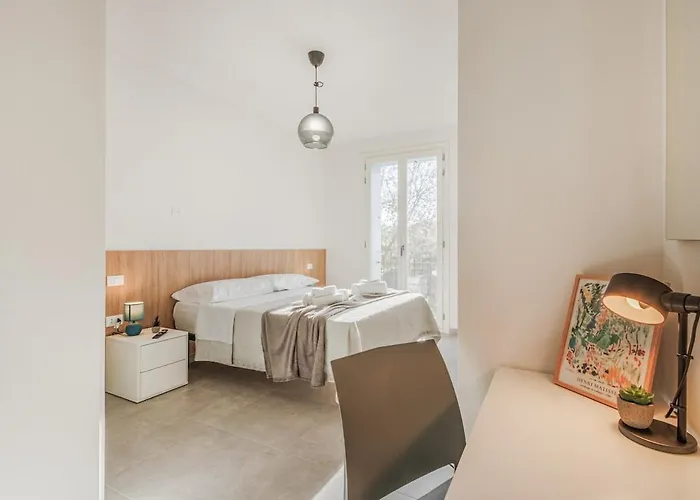 Bellaria Palace - In The Hearth Of Motor Valley By Movebnb Apartment *