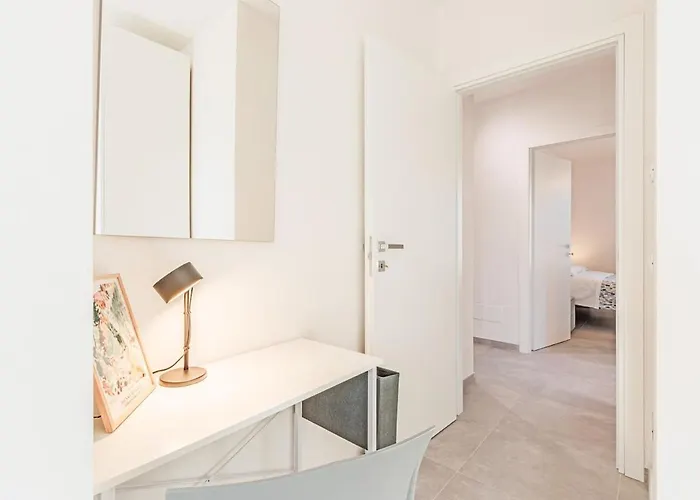 Bellaria Palace - In The Hearth Of Motor Valley By Movebnb Apartman