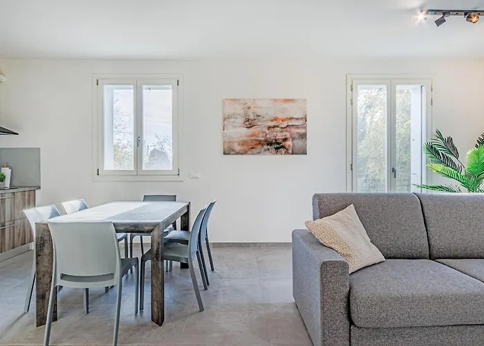 Bellaria Palace - In The Hearth Of Motor Valley By Movebnb Apartment *