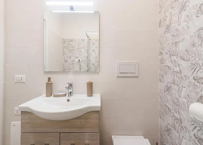 Bellaria Palace - In The Hearth Of Motor Valley By Movebnb Apartment